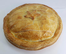 Load image into Gallery viewer, Beef &amp; Burgundy Pie
